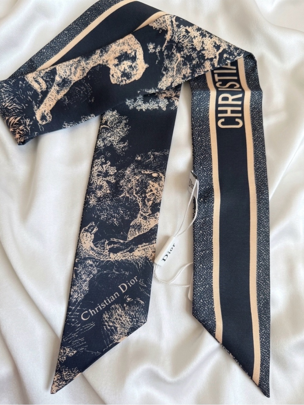 Dior mitzah scarf 100% silk new with tag AMAZING